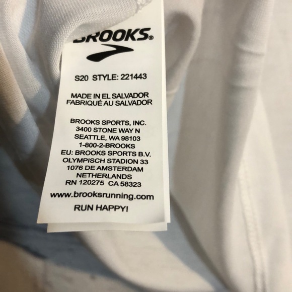 NWT Brooks Running Tee M International Women’s Day - Picture 10 of 11